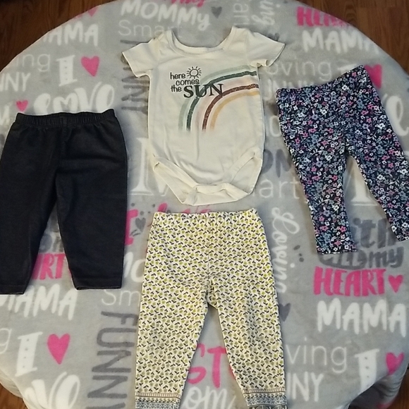 Kids Headquarters Other - ❣5 for $25 Sale❣'Here Comes the Sun' Bodysuit with Mixed Leggings Set